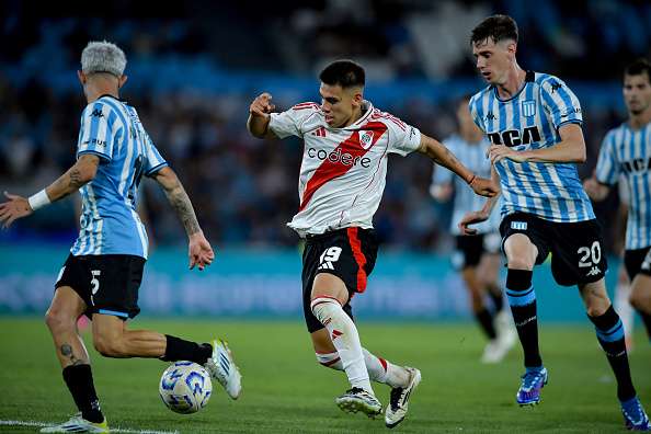 من مباراة راسينج وريفر بليت