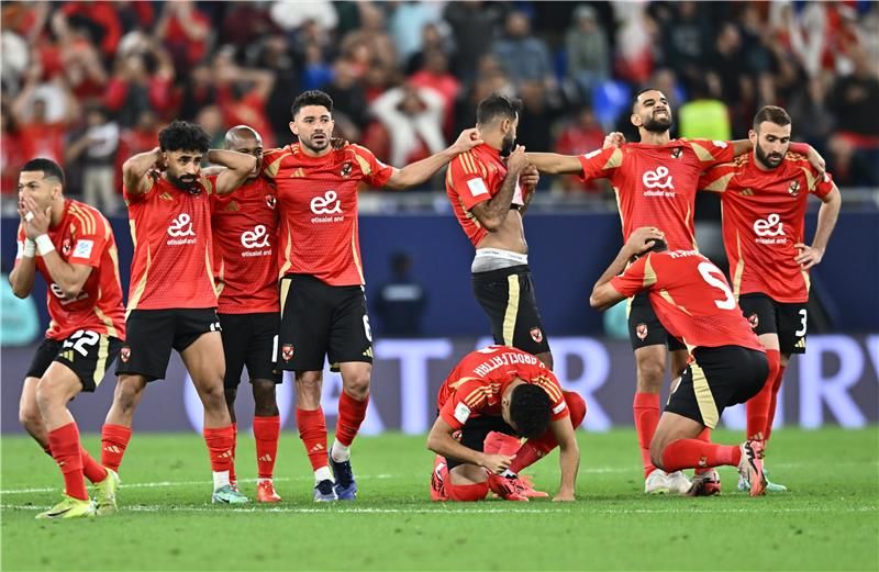 لاعبو الأهلي