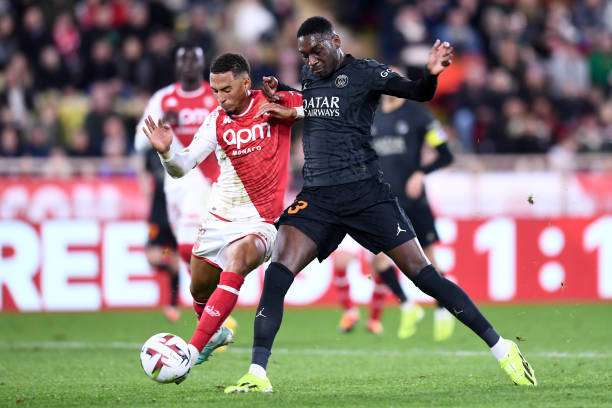 لقاء سابق بين الفريقين