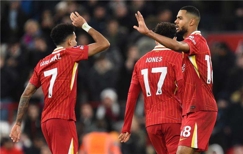 لاعبو ليفربول