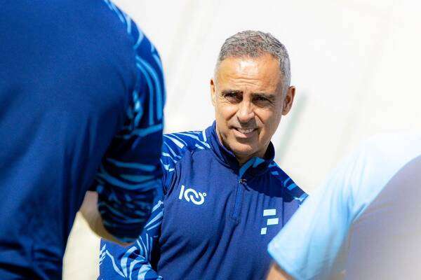 جوزيه جوميز مدرب الفريق