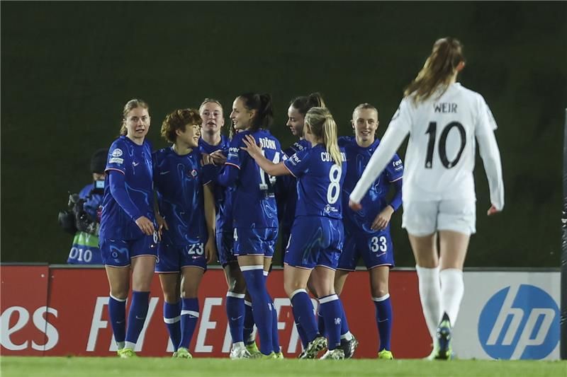 فرحة لاعبات تشيلسي