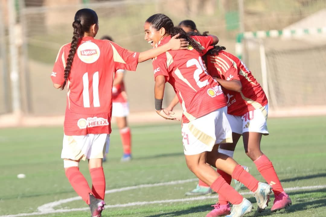 لاعبات الأهلي