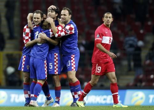 2011-11-11t211128z_01_rss35_rtridsp_3_soccer-euro_reuters