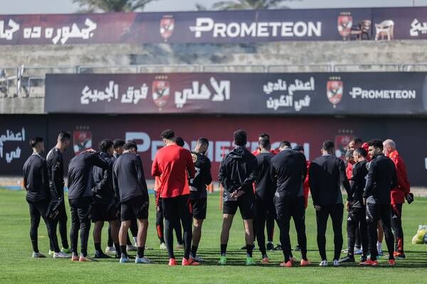 لاعبو الأهلي