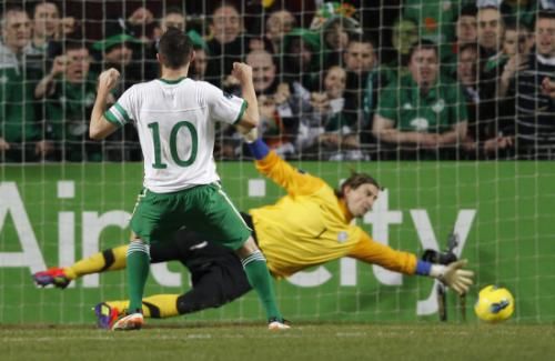 2011-11-11t222202z_01_edy06_rtridsp_3_soccer-euro_reuters