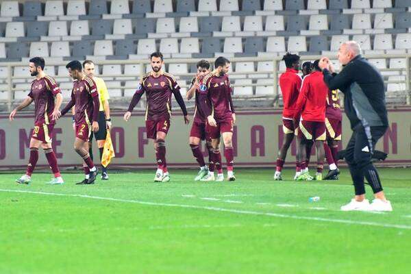 لاعبو الوحدة