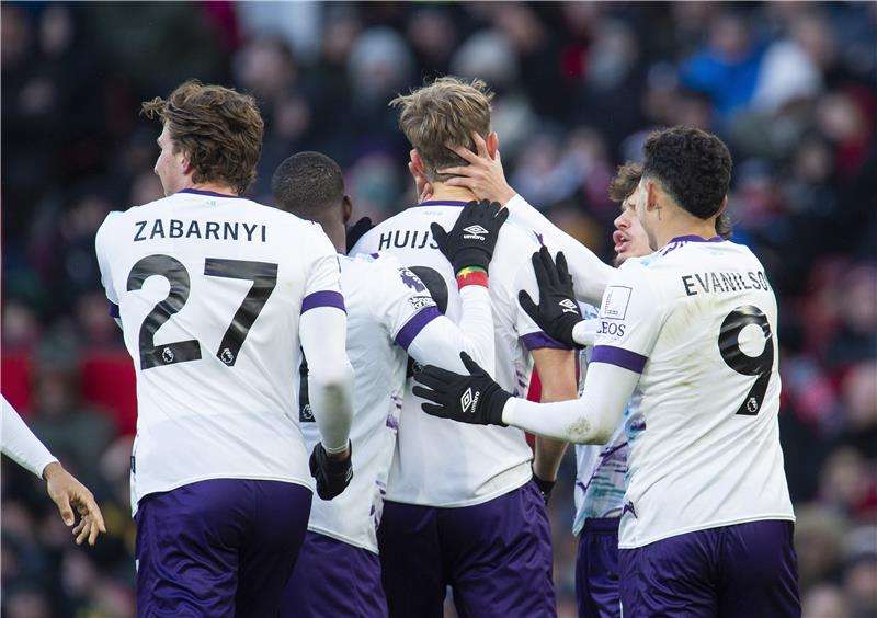 لاعبو بورنموث