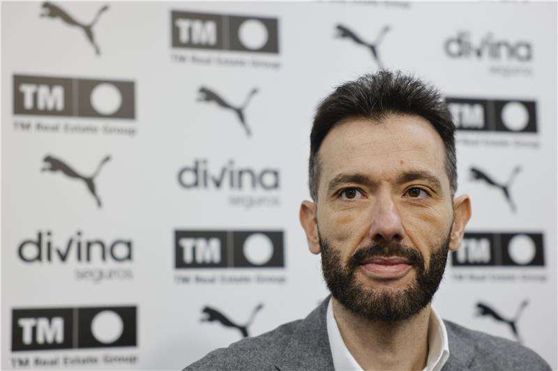 كارلوس كوربيران