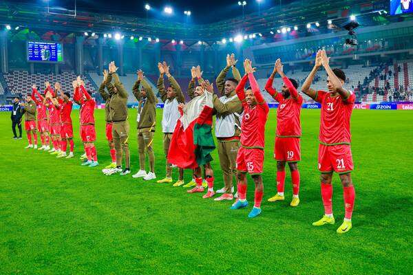 لاعبو منتخب عمان