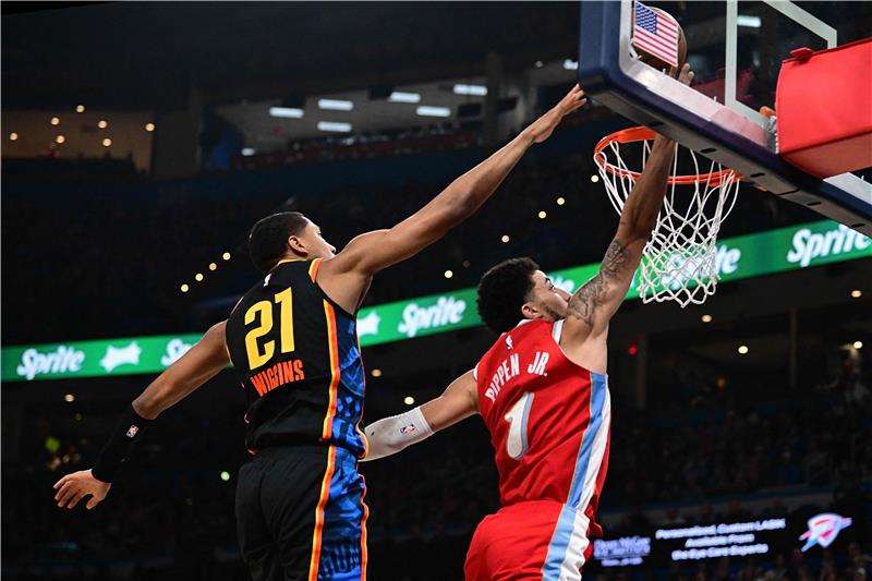 من مباراة مينيسوتا تيمبرولفز و سان أنطونيو سبيرز