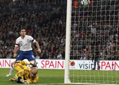 2011-11-12t213038z_01_wem16_rtridsp_3_soccer-friendly-england_reuters