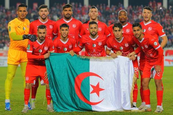 لاعبو بلوزداد