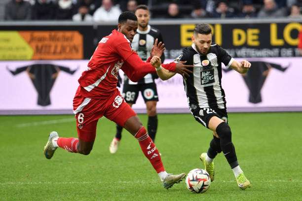 من الدوري الفرنسي