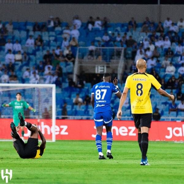 لقاء سابق بين الفريقين