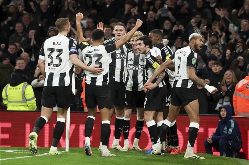 فرحة لاعبي نيوكاسيل