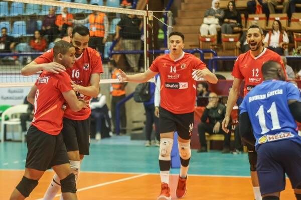 لاعبو فريق السلة بالأهلي