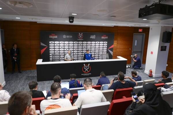 من المؤتمر الصحفي