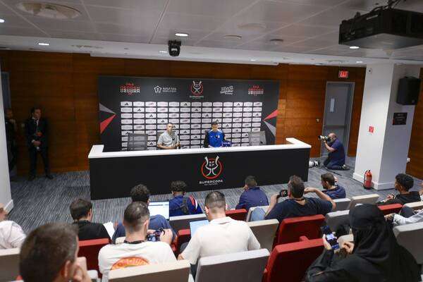 من المؤتمر الصحفي