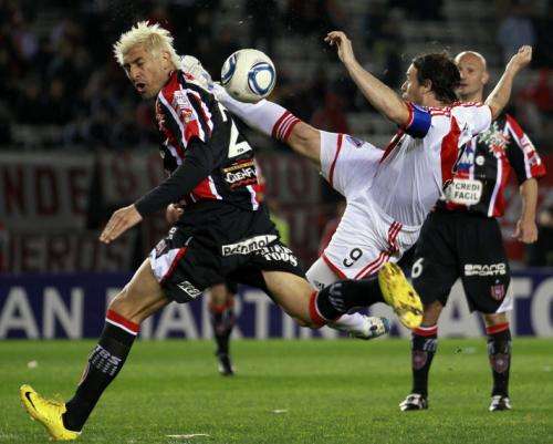 2011-08-17t034138z_01_bas109_rtridsp_3_soccer-argentina_reuters