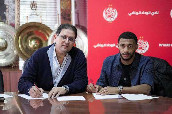 من توقيع العقد