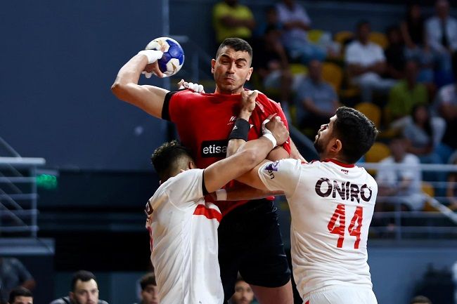 لقاء سابق بين الفريقين