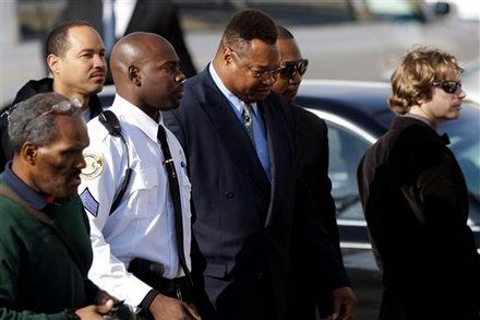 لارى هولمز البطل العالمى السابق خلال مراسم التابين لفريزر