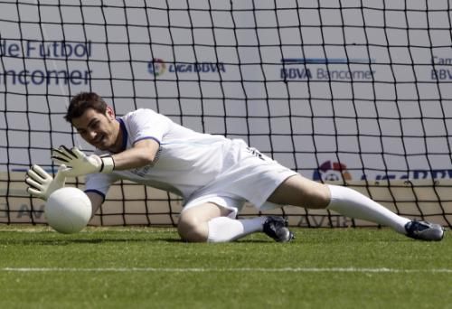 2011-06-092011-06-09t205733z_01_hnr16_rtridsp_3_soccer-latam_reuters