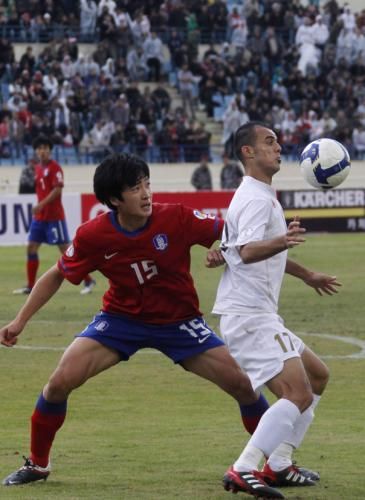 2011-11-15t143958z_01_lbn07_rtridsp_3_soccer-world-asia_reuters