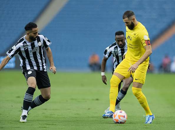 لقاء سابق بين الفريقين