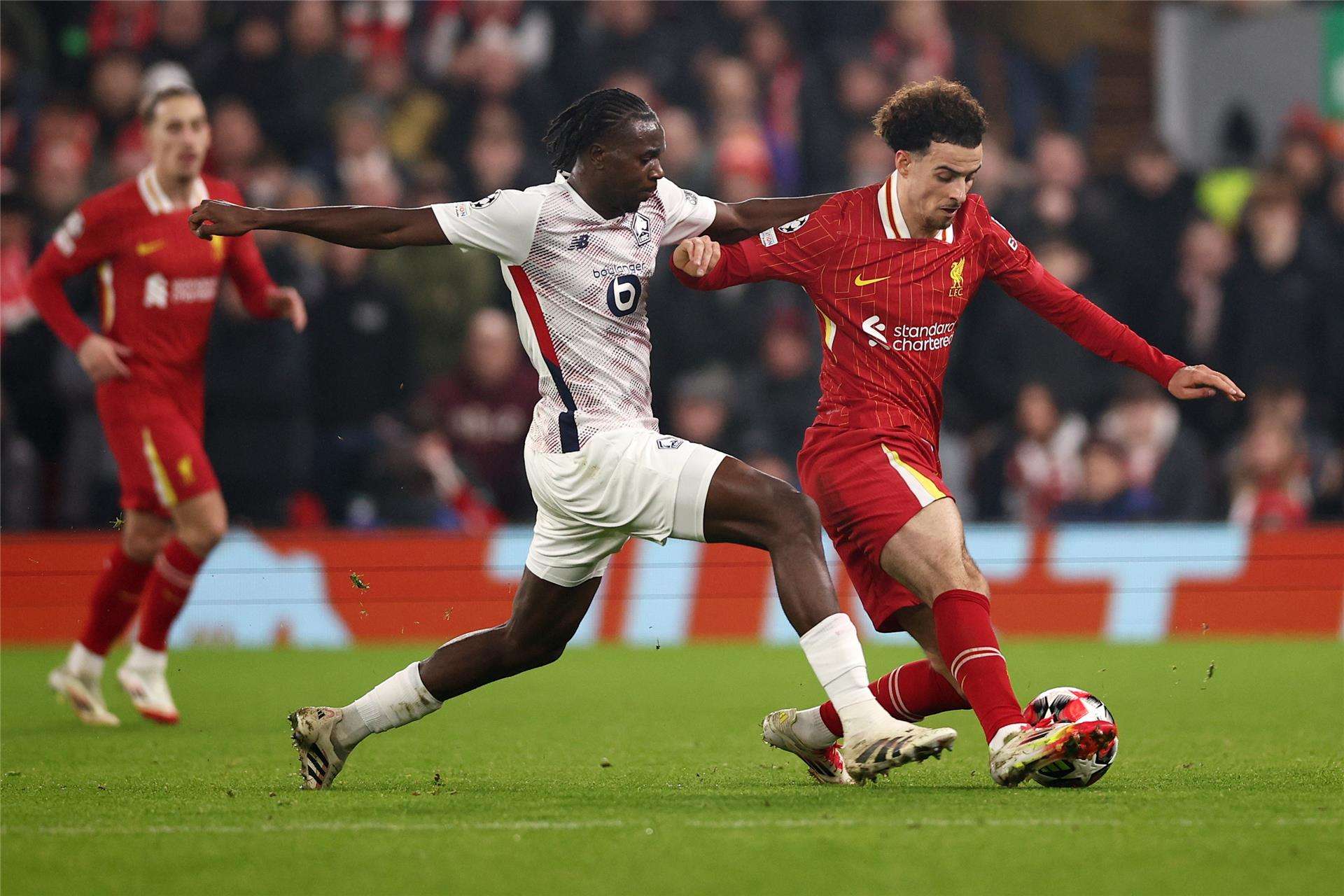 جانب من مباراة ليفربول وليل