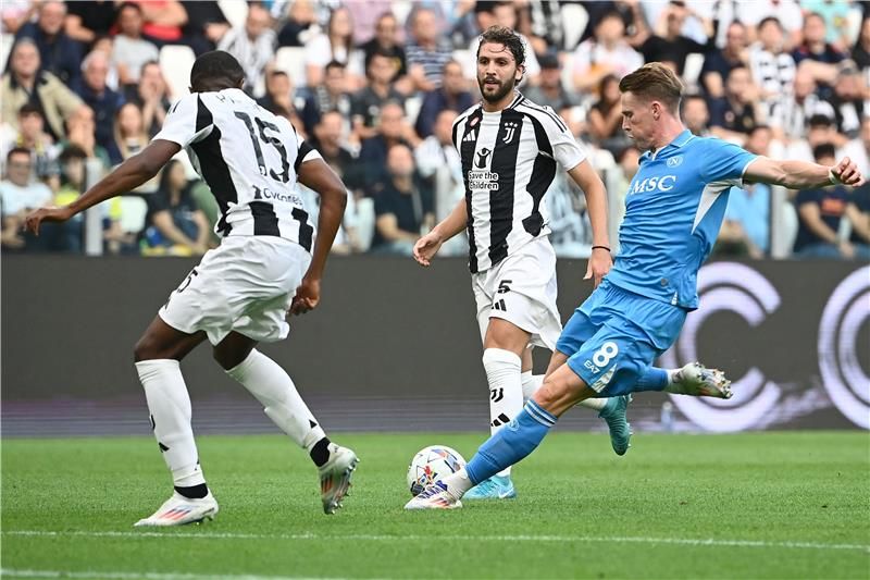 لقاء سابق بين الفريقين