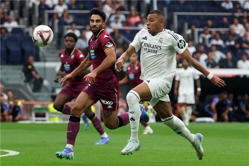 لقاء سابق بين الفريقين