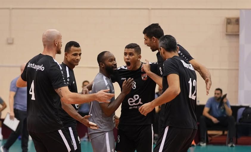 لاعبو الأهلي