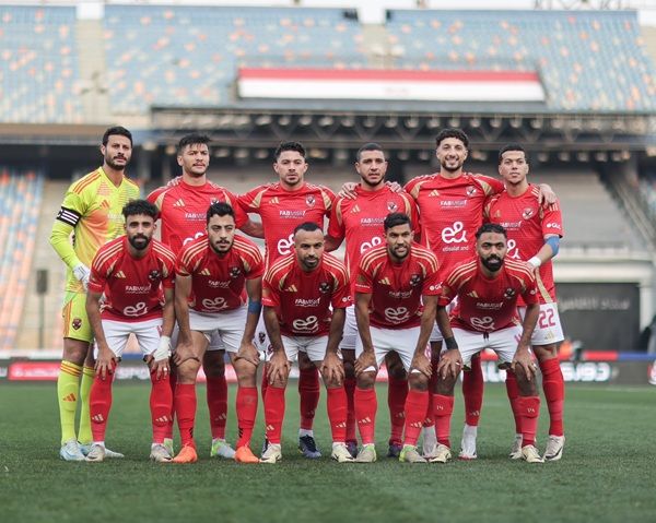 لاعبو الأهلي