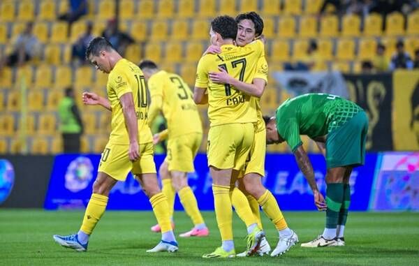 لاعبو الوصل