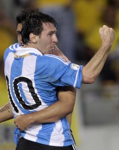 2011-11-15t230908z_01_srr21_rtridsp_3_soccer-world_reuters