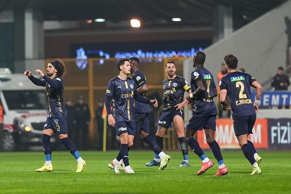 لاعبو قاسم باشا