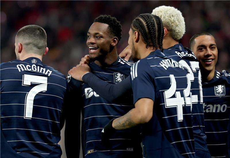 لاعبو أستون فيلا