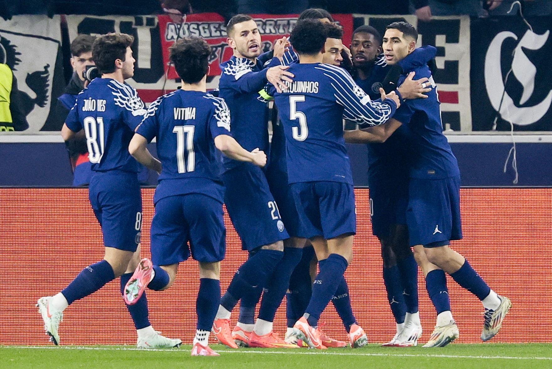 لاعبو باريس سان جيرمان