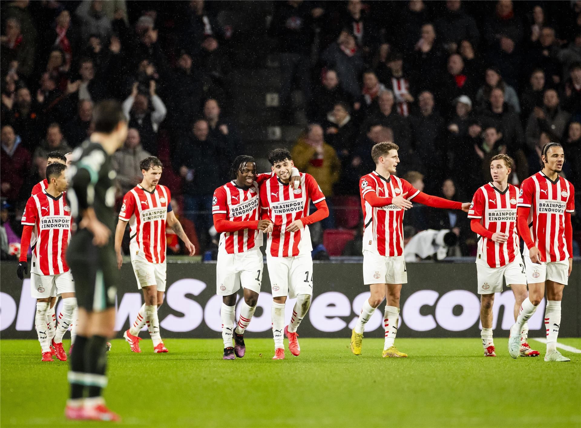 لاعبو آيندهوفن