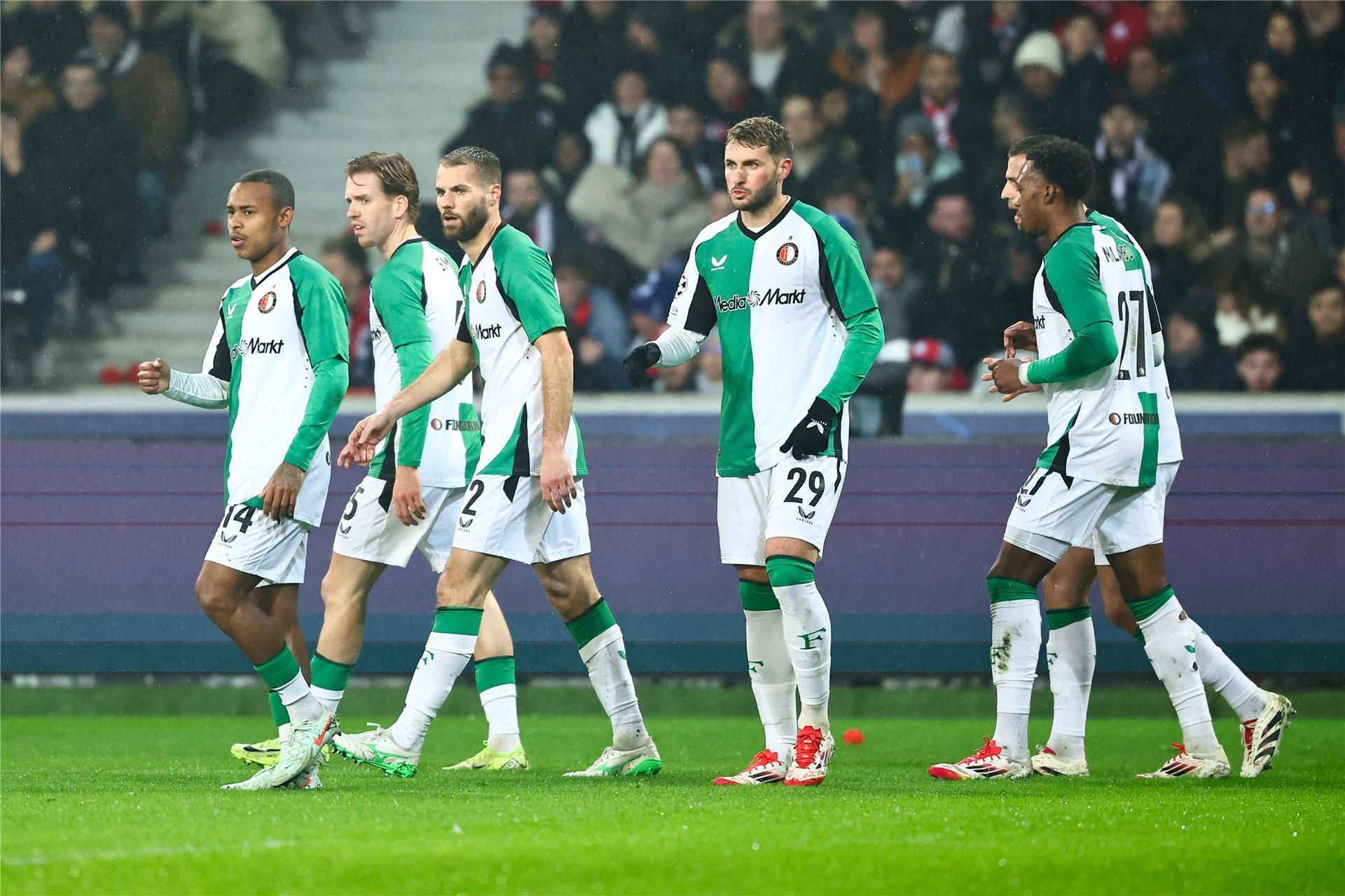 لاعبو فينورد