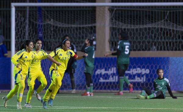 لقاء النصر والأهلي