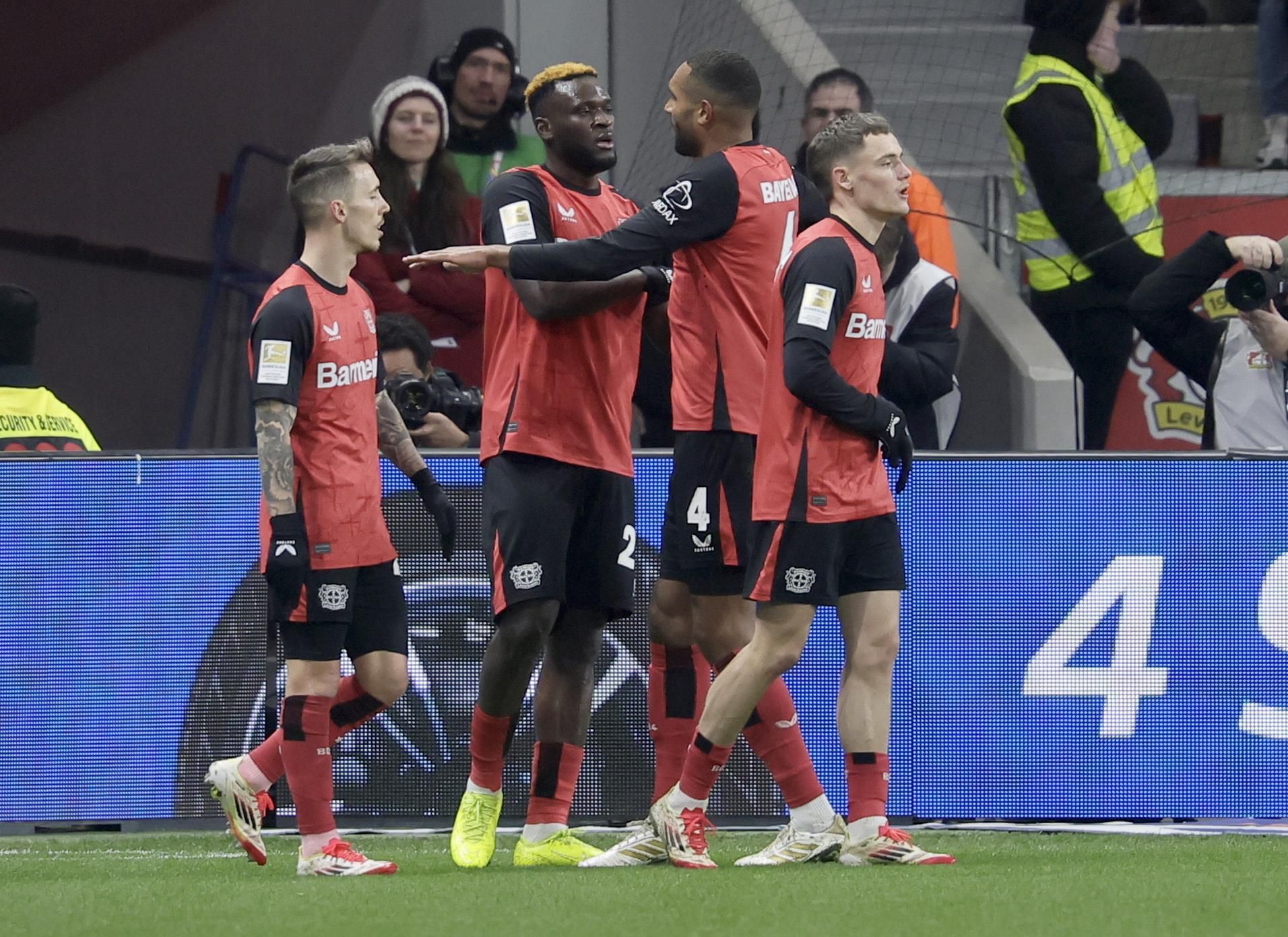 فرحة لاعبي باير ليفركوزن