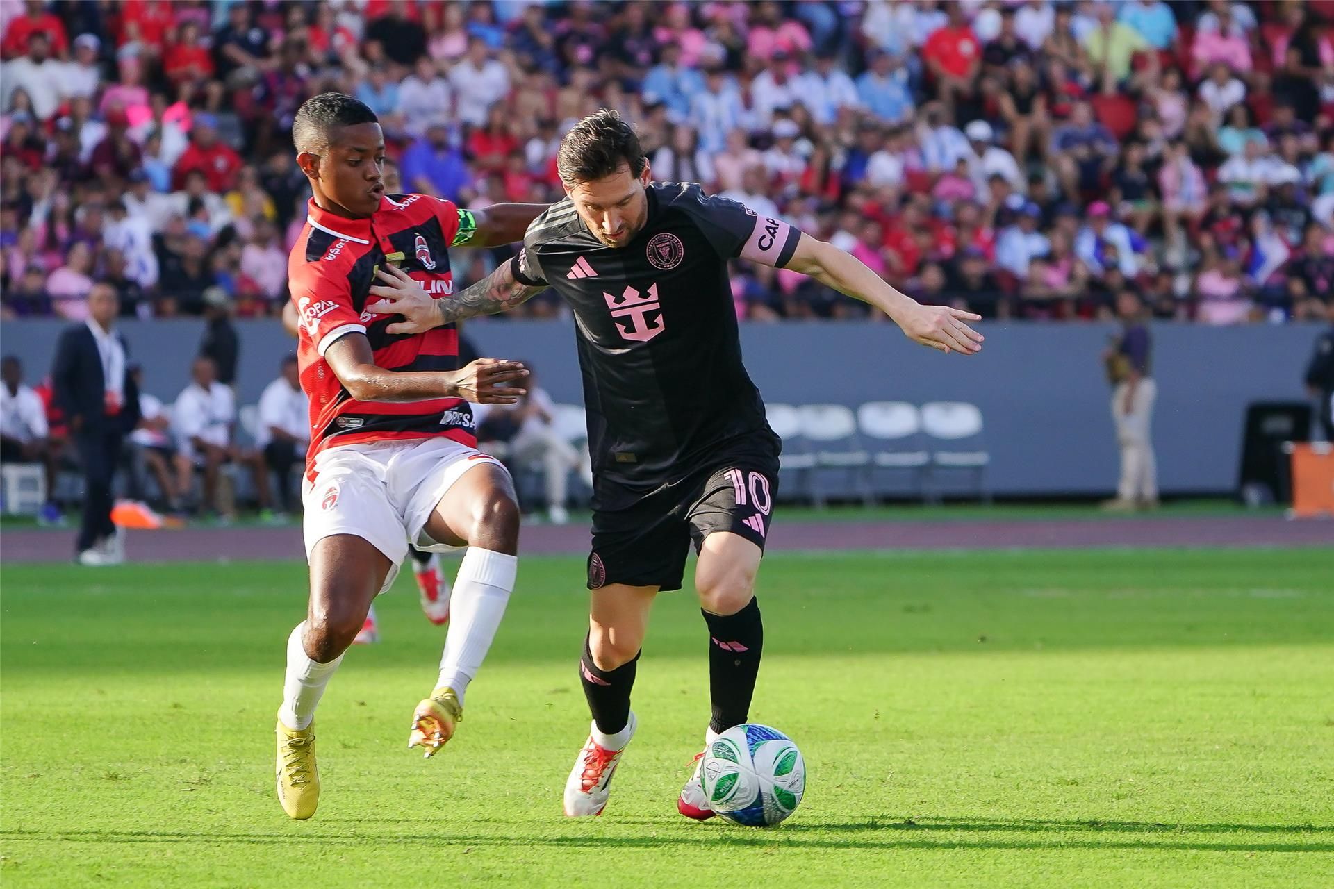 ليونيل ميسي