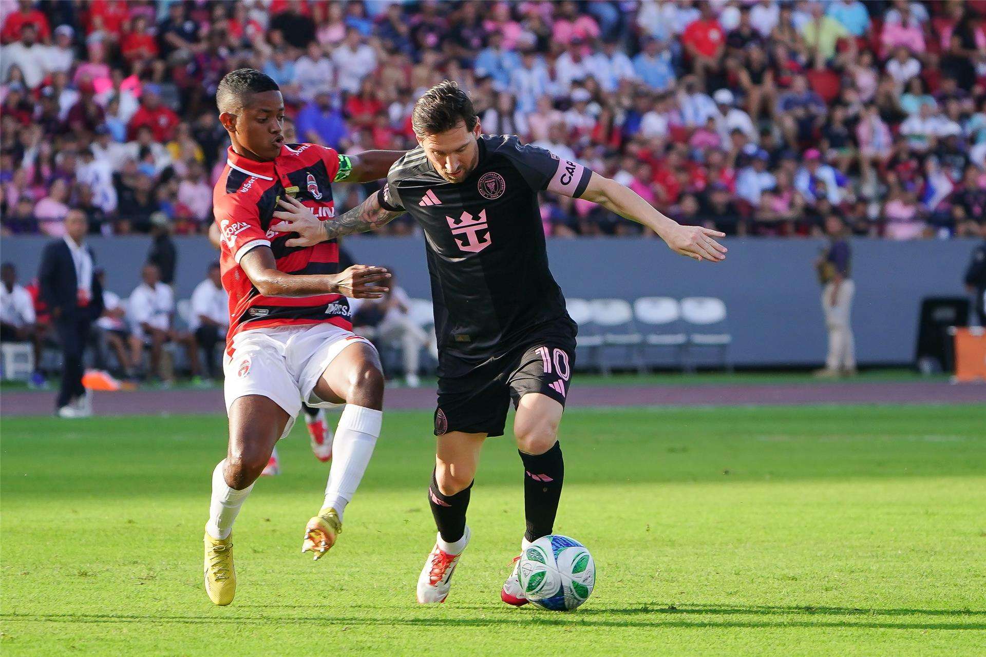 ليونيل ميسي