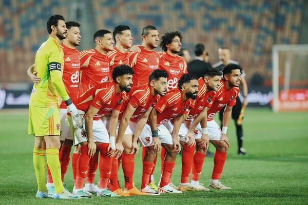 لاعبو الأهلي