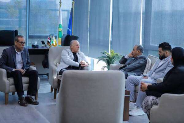 من الاجتماع