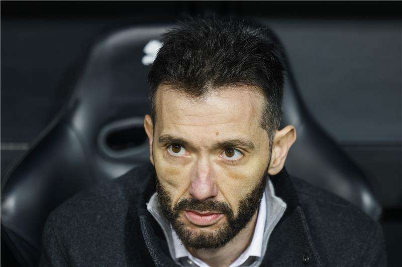 كارلوس كوربيران