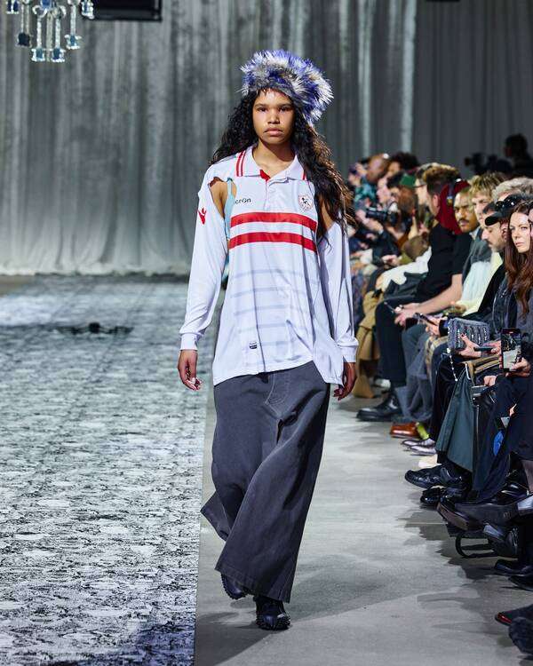 قميص الزمالك في عرض الأزياء